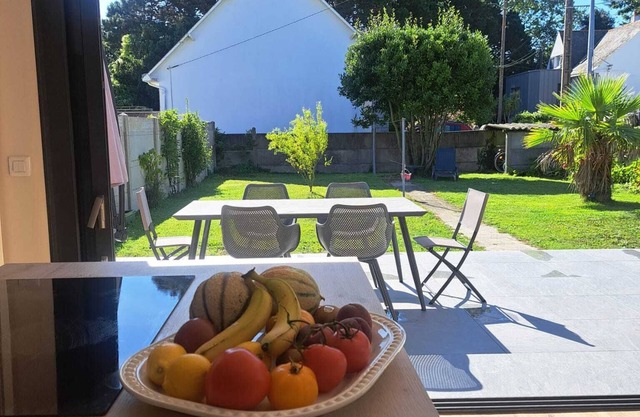 Mazy- house ideally located between port and beaches.