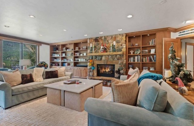 McCoy Peak 305 - 5 Bedroom Residence