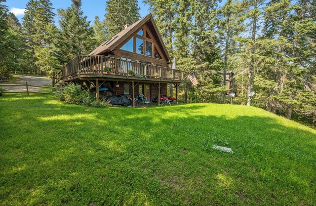 McDonnell - Beautiful Log Home on Rangeley Lake!
