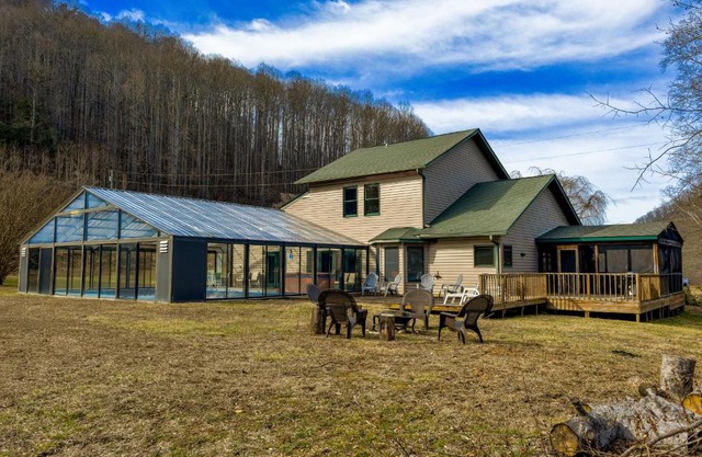 Meadow Creek Manor