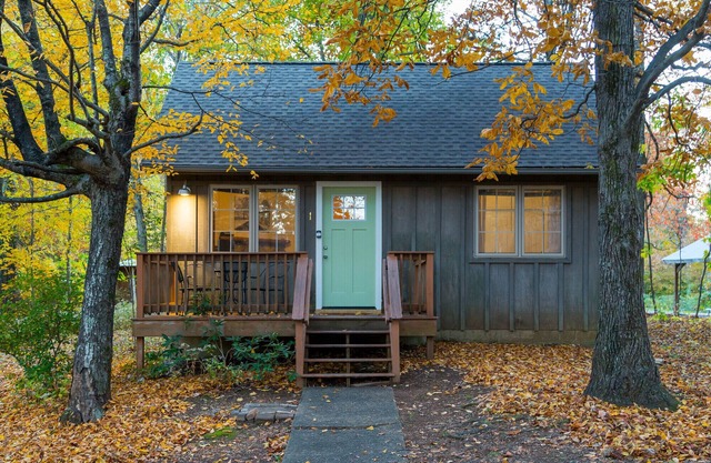 Meadow Mountain Cabin at Love Ridge Mountain Lodging