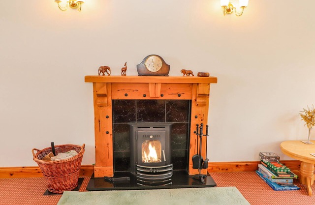 MEADOW VIEW, pet friendly in Coolbaun, County Tipperary