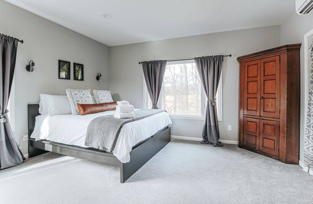 Mechum Hill Cottage: Central to Crozet & Cville