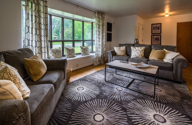 Med Center, NRG, Galleria, Downtown 3 Bedroom+Study 2 Bath sleeps 8