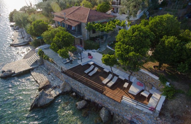 MELIES- Seaside Boutique Apartments