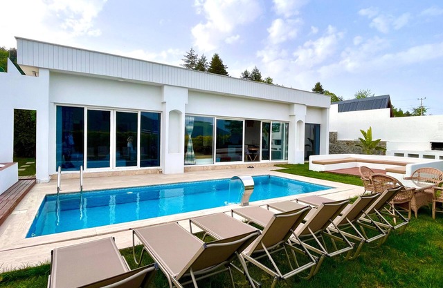 Memnuniye 2+1 Heating Pool-Conservative-Fireplace-Jacuzzi 6 Person Holiday Villa
