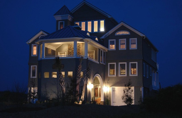 MEMORIAL WEEK OPEN ! Beautiful. Timeless. 4 KINGS Oceanfront Pool HT ELEVATOR