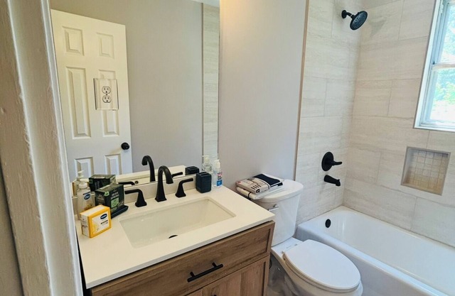 Memphis Corporate Stay,Breakfast + Optional Transportation!