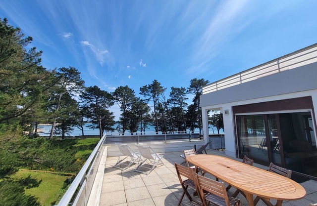 Men Er Bellec by Interhome