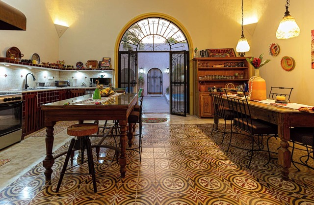 Merida Centro, close to restaurants, parks, churches, cenotes, haciendas & more!
