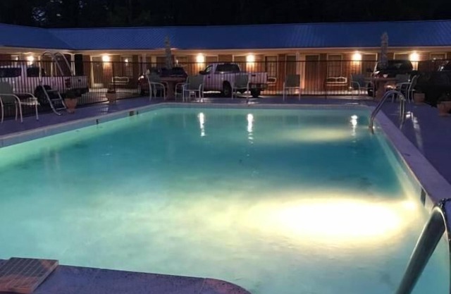 Merrimac Inn & Suites