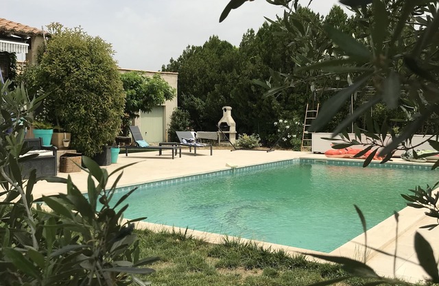 Mes 3 Oliviers, quiet house with swimming pool