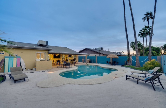 Mesa, AZ 3B/2BA - SUPER Location, HEATED POOL, Weekly Discounts