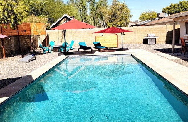 Mesa Oasis Private Pool Spacious! 10+ guests 7 Beds New, Great Location!
