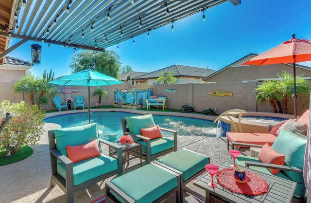 Mesa Oasis w/Heated Pool, Spa & Office