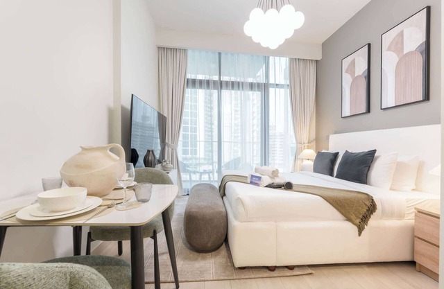Meydan Studio sleeps 2 with Private Balcony!