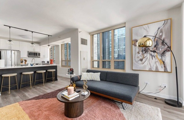 Michigan Ave 2BR: Balcony, Exclusive Access