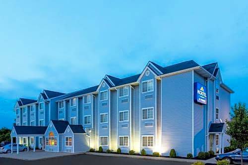 Microtel Inn & Suites by Wyndham Dry Ridge
