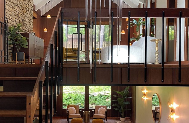 Mid Century 70s Retro Retreat