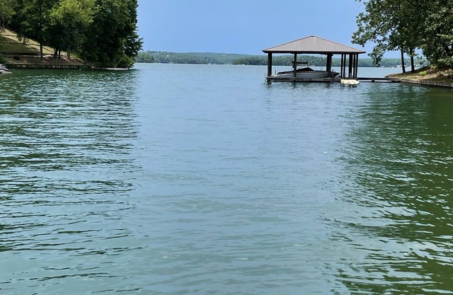 Mid lake, pet friendly 4 bedroom, 3 bath with protected swim area