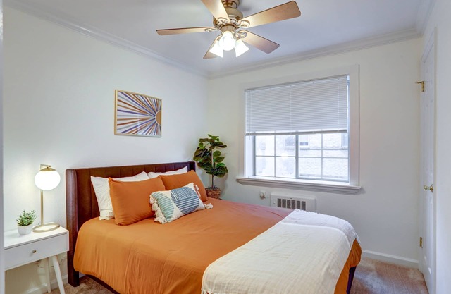 MidMod 2bdrm with rooftop, walk to Rose Medical
