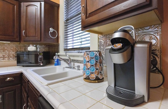 Midtown Bungalow- located in the heart of Columbus