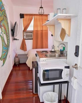 Migue´s Tiny Miami Alcove