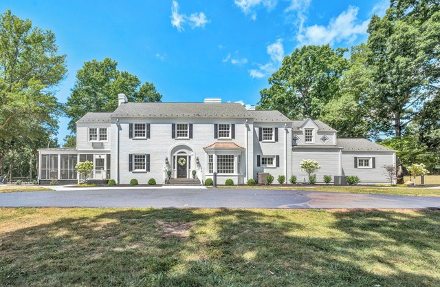 Milan Manor - Smith Mountain Lake