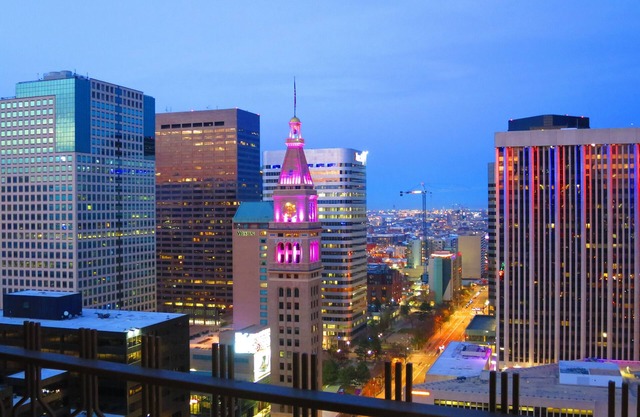 MILE-HIGH 27TH FLOOR 1BD/1BA CONDO, FANTASTIC VIEWS, WALKABLE LOCATION, POOL GYM