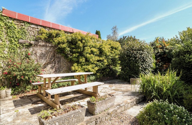 MILESTONES, family friendly, with a garden in Westbury-Sub-Mendip