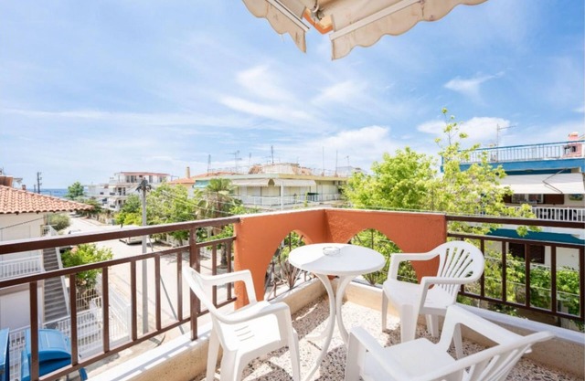 Milonas House Apartments