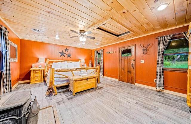 Minerva's Log Cabin Gem