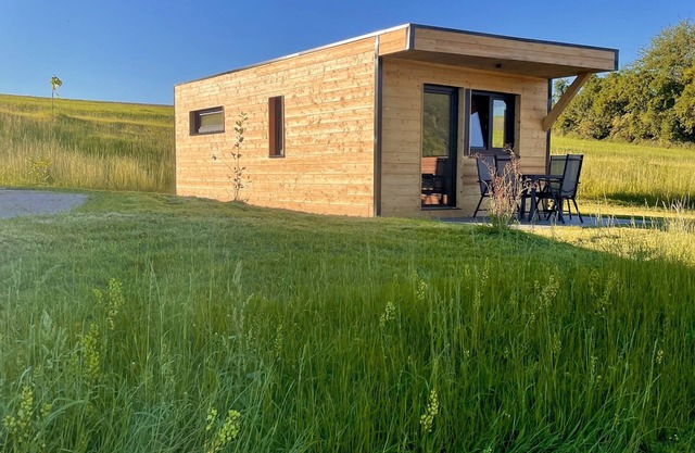 Mini chalet on Lake Edersee with 2 bedrooms, incl. outdoor whirlpool