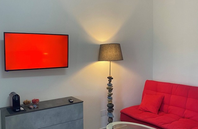 Mini Red Hub - Design Apartment nVieni a immergerti nel verde!n