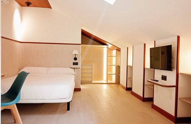 Mini Studio For Rent Near Santiago Bernabeu Stadium