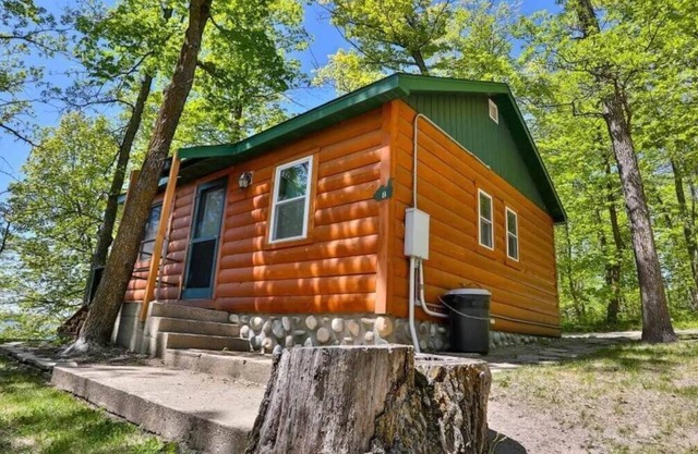 Minnesota Lakefront Cabin - Sunset Views & Prime Fishing Location