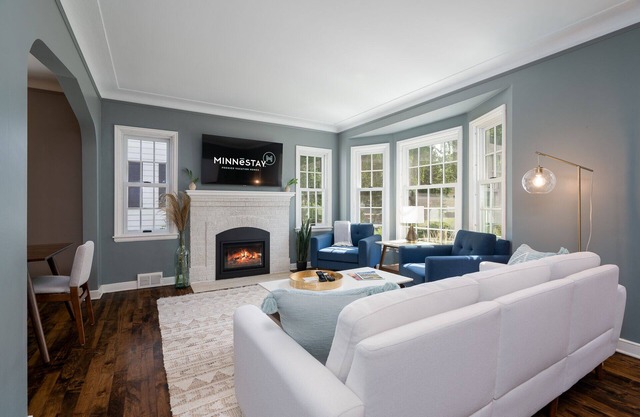 MINNeSTAY* Shoreline Villa | Pool