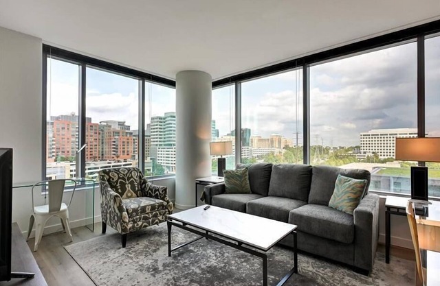 Mins to Dulles Airport | 2BR nr Reston Village Center