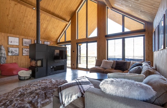 Mira - Modern Chalet for 23 people - 5 bedrooms