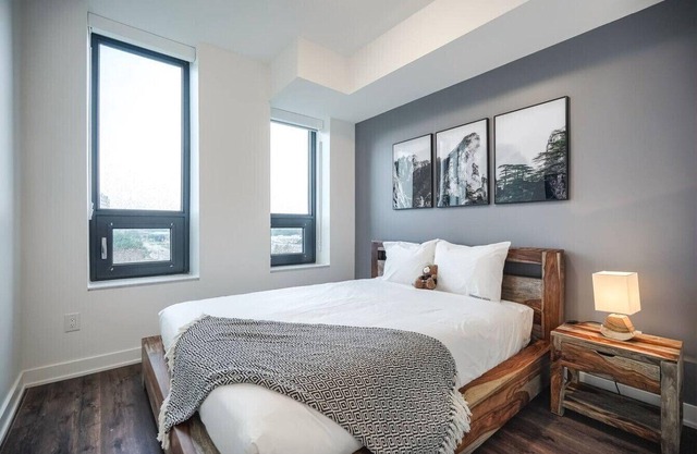 Mississauga - Brightstone 3B2B