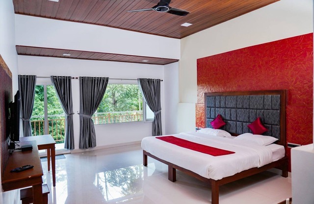Misty Bush Munnar - Deluxe Double Roomn