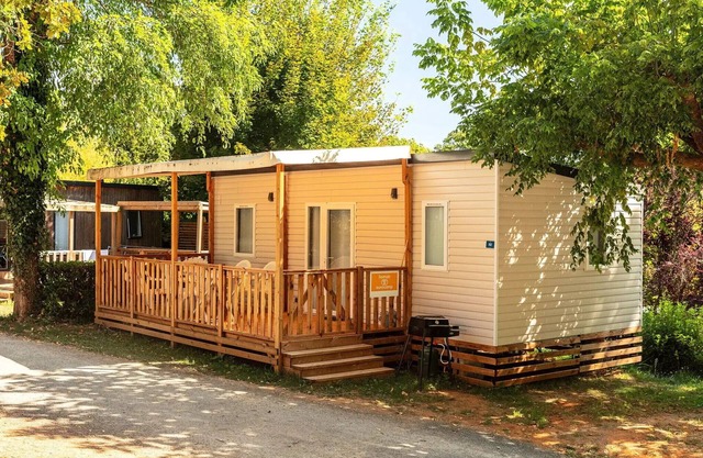 Mobil-home | Premium | 2 Bedrooms | 4 persons | Raised terrace | A/C | TV