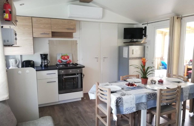 Mobile Home 3 bedrooms, air conditioning, heating, closed terrace 15m² siblu les charmettes 4 *
