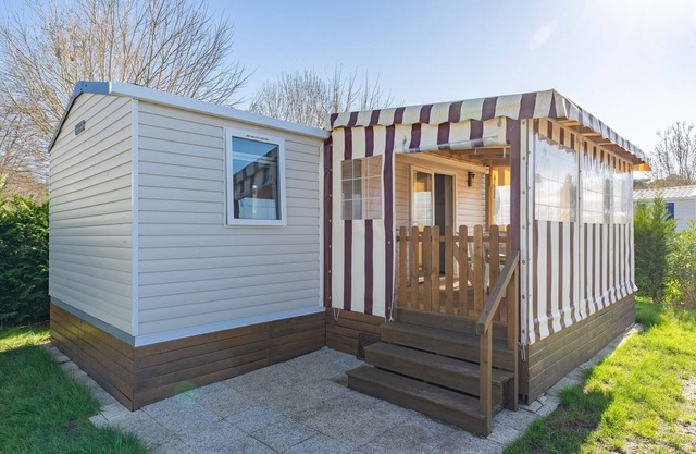 Mobile Home "Camping Les Charmettes" with Shared Terrace & Private Garden