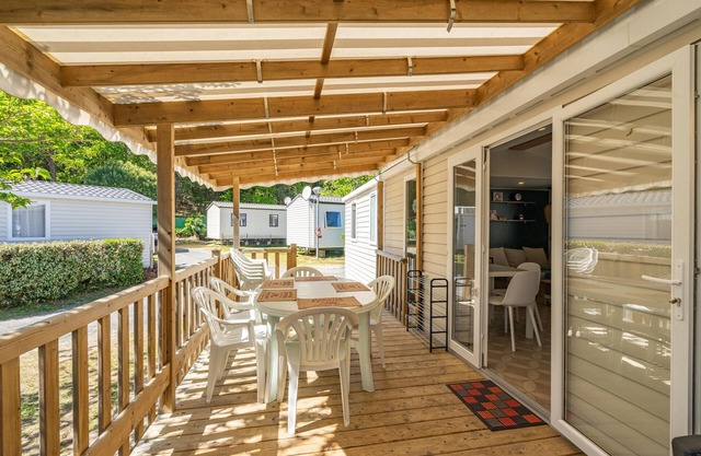 Mobile Home 'Mh 428 Ronce Les Bains' with Shared Pool, Terrace and Air Conditioning