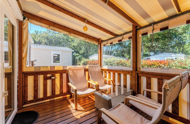 Mobile Home 'Mobilhome 282 Grand Confort' with Private Terrace, Private Garden and Air Conditioning