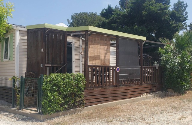 Mobile home on the Côte Bleue between Marseille and La Camargue