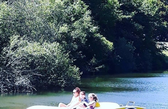Mobile home with 6-8 places at the water's edge near Puy du Fou