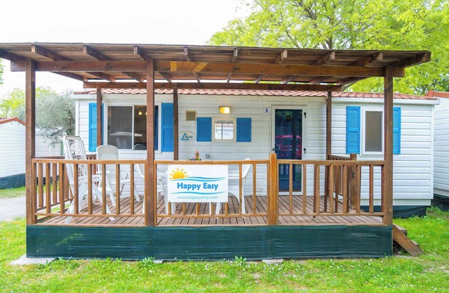 Mobilehome with air conditioning, terrace and pool