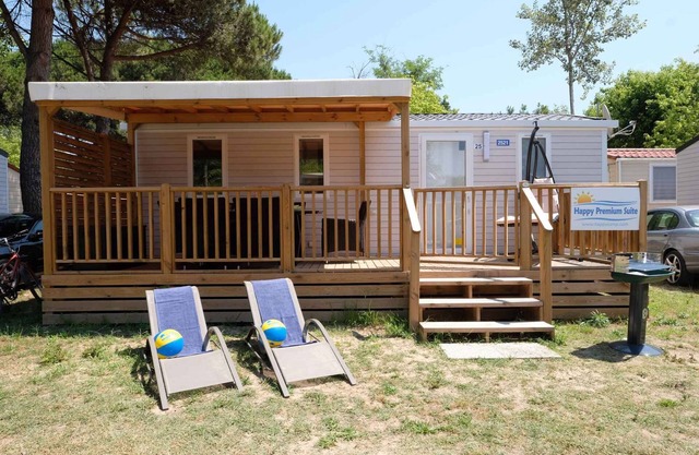 Mobilehome with veranda and air conditioning
